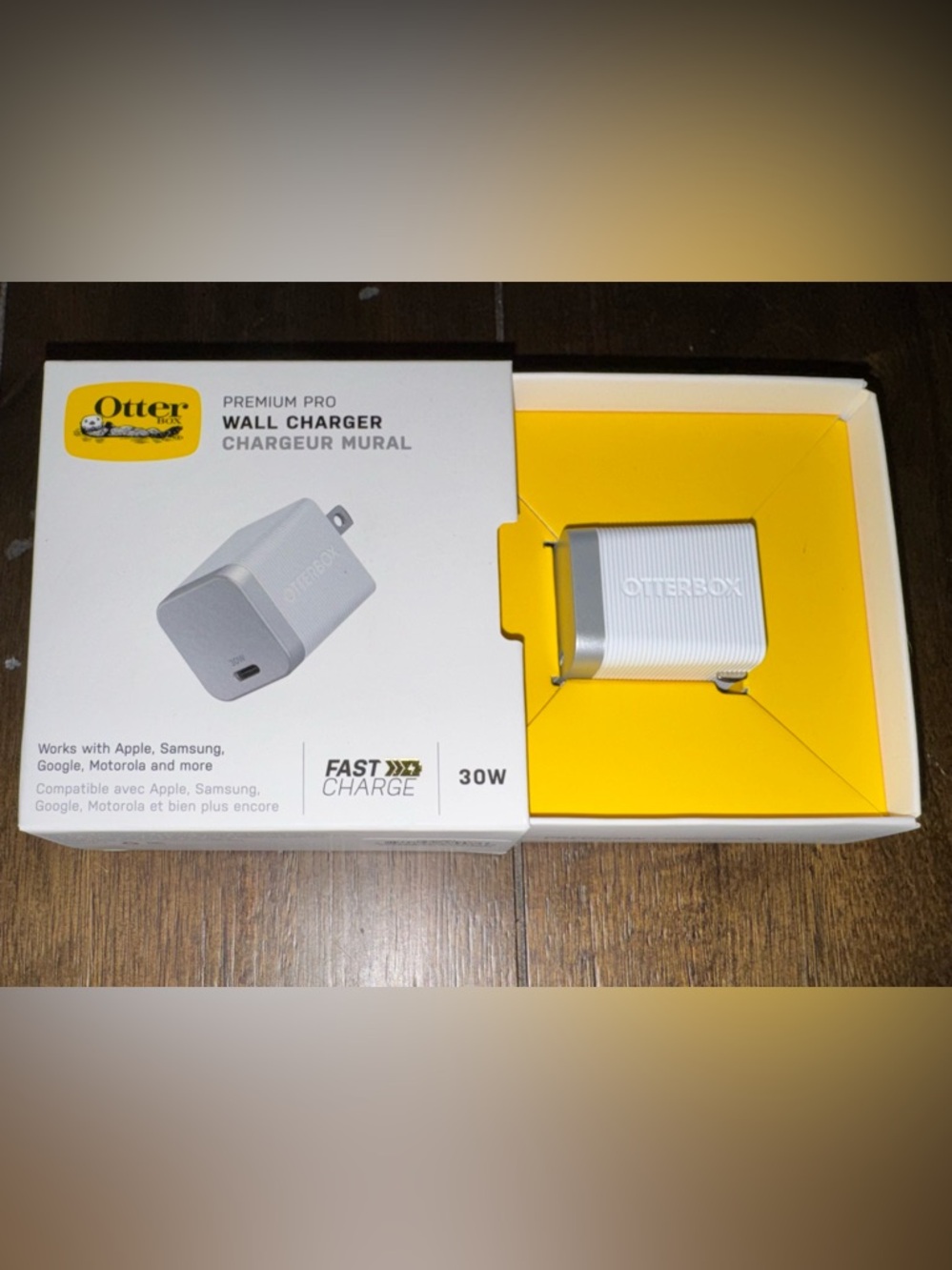 OtterBox Premium Pro Performance 30W Charger - White - Picture 2 of 4